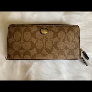 Coach Wallet✨